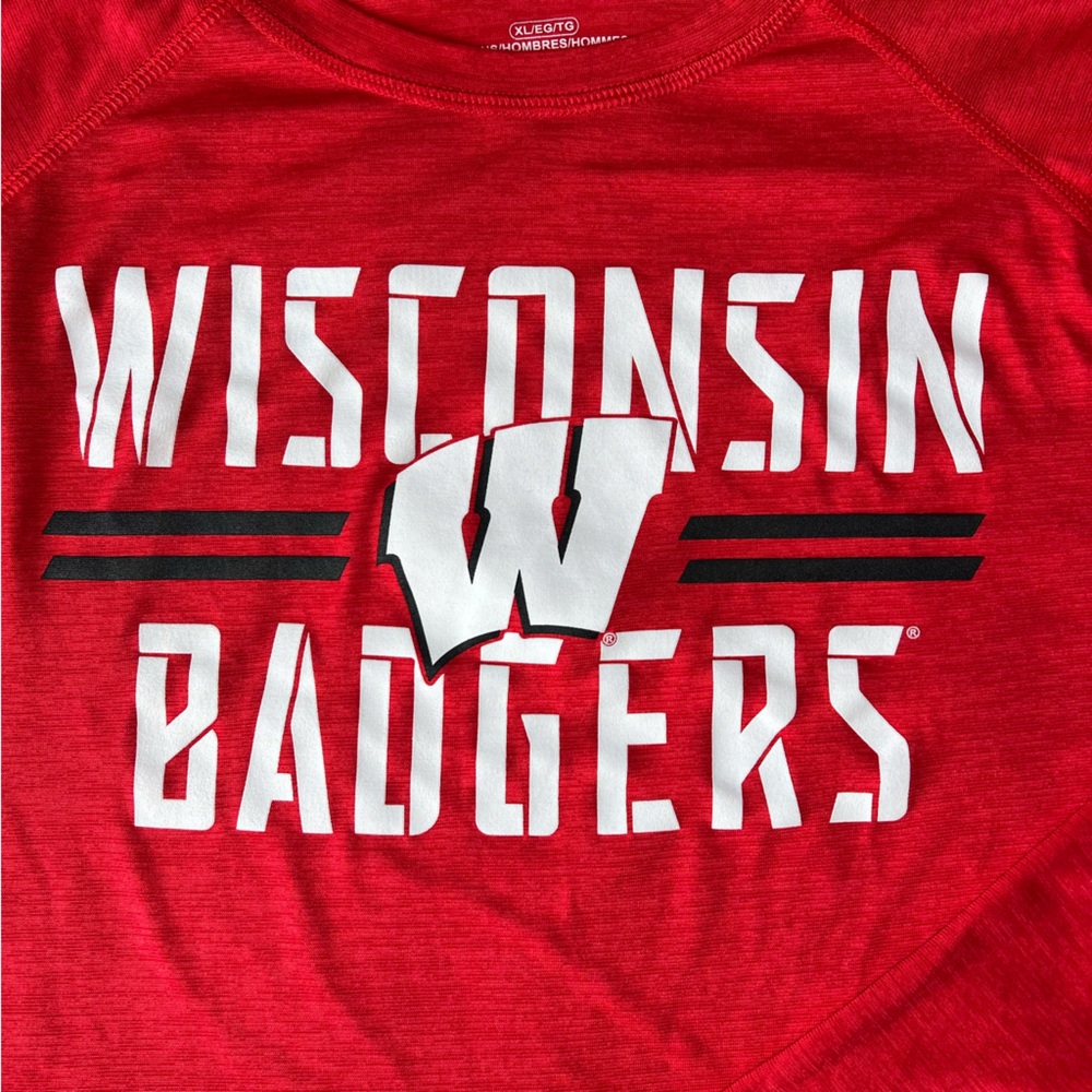 Fanatics Wisconsin Badgers Shirt - Picture 2 of 4